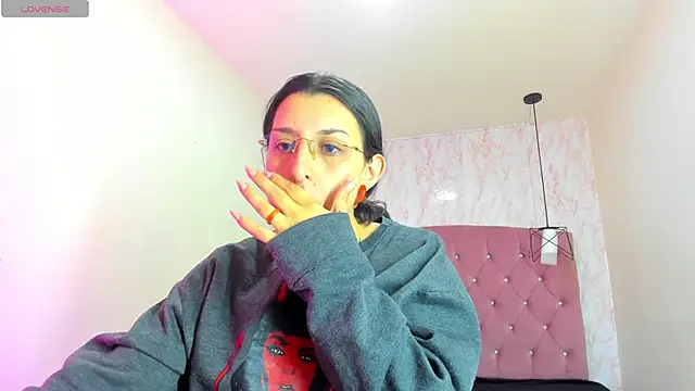 Iris  77 online show from 11.14.25