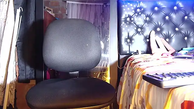 taylor hot85 online show from 11.16.25