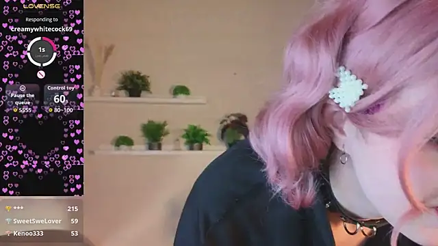 Snapshot of luna_son chatting on 10.14.25 luna son online show from 10.14.25