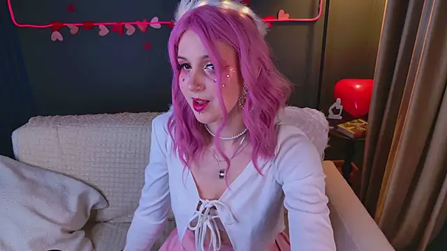 luna son online show from 02.13.26