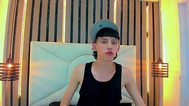 Snapshot of thaigo_twink38 chatting on 04.29.26 thaigo twink38 online show from 04.29.26