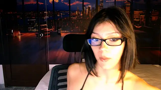 Snapshot of ChloePetite_0 chatting on 10.17.25 ChloePetite 0 online show from 10.17.25