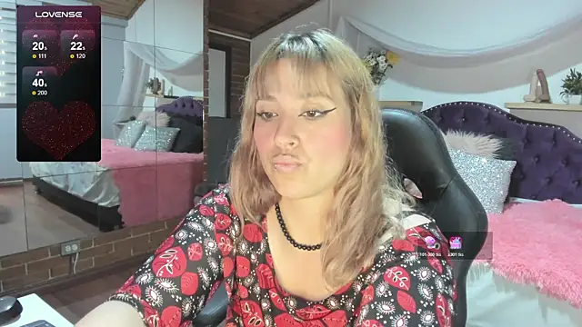 sophialyh 1 online show from 10.31.25