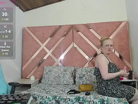 AliceCat 01 online show from 12.04.25