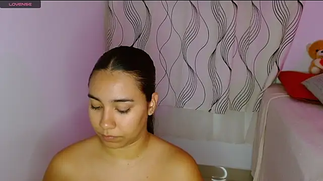 Snapshot of Sofi_Booty07 chatting on 10.16.25 Sofi Booty07 online show from 10.16.25