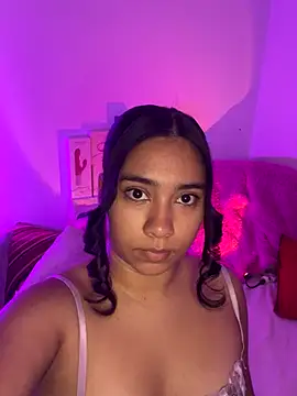 Snapshot of Sofi_Booty07 chatting on 10.20.25 Sofi Booty07 online show from 10.20.25