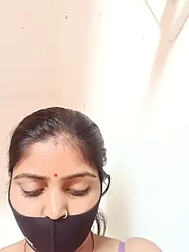 Snapshot of RANI_747 chatting on 10.20.25 RANI 747 online show from 10.20.25