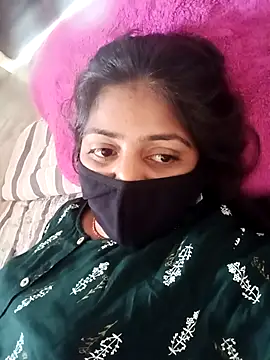 Snapshot of RANI_747 chatting on 10.21.25 RANI 747 online show from 10.21.25