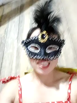 Snapshot of Tuyet_xx chatting on 09.30.25 Tuyet xx online show from 09.30.25