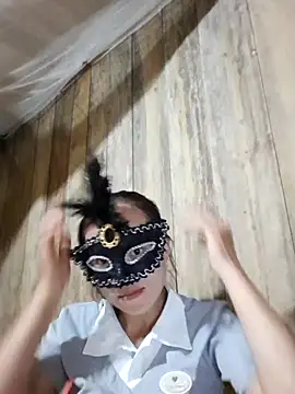 Snapshot of Tuyet_xx chatting on 10.10.25 Tuyet xx online show from 10.10.25