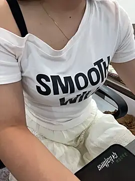 lee ly online show from 04.04.26