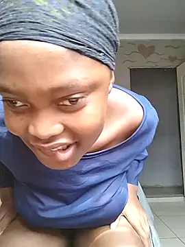 Snapshot of SexyValentinaXX chatting on 10.07.25 SexyValentinaXX online show from 10.07.25