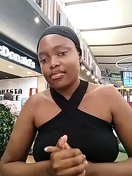 Snapshot of SexyValentinaXX chatting on 10.08.25 SexyValentinaXX online show from 10.08.25