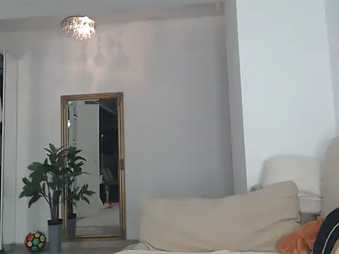 Snapshot of Aillineee1 chatting on 10.28.25 Aillineee1 online show from 10.28.25