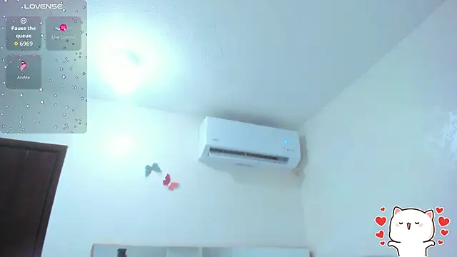 Snapshot of KendallMiller2 chatting on 10.08.25 KendallMiller2 online show from 10.08.25