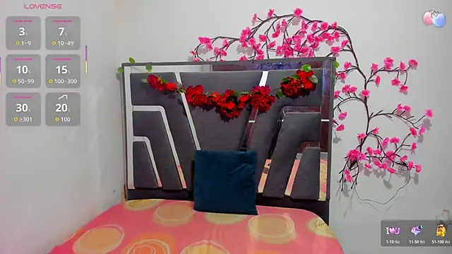 Snapshot of KendallMiller2 chatting on 10.20.25 KendallMiller2 online show from 10.20.25