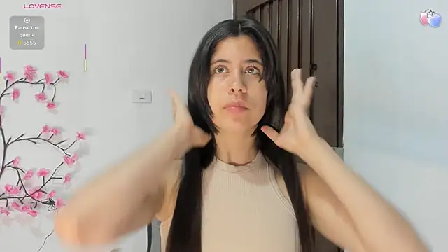 Snapshot of KendallMiller2 chatting on 10.22.25 KendallMiller2 online show from 10.22.25