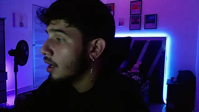 Snapshot of Sebasxxl12 chatting on 10.10.25 Sebasxxl12 online show from 10.10.25