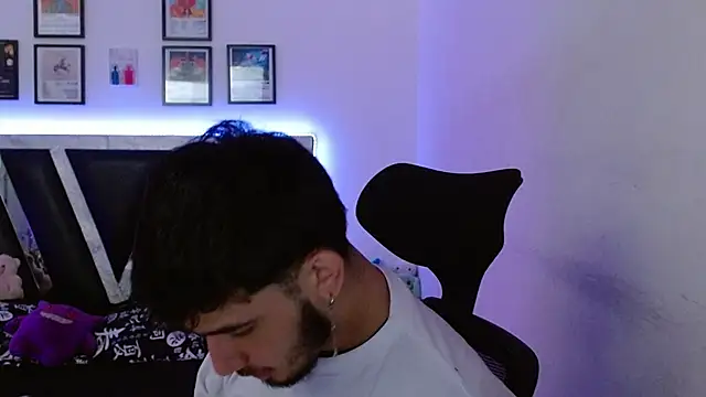 Snapshot of Sebasxxl12 chatting on 10.20.25 Sebasxxl12 online show from 10.20.25