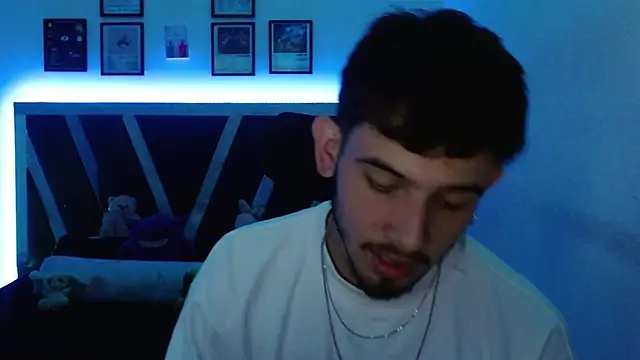 Snapshot of Sebasxxl12 chatting on 12.13.25 Sebasxxl12 online show from 12.13.25