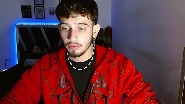 Snapshot of Sebasxxl12 chatting on 12.20.25 Sebasxxl12 online show from 12.20.25