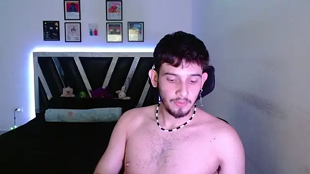 Snapshot of Sebasxxl12 chatting on 12.22.25 Sebasxxl12 online show from 12.22.25