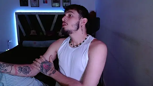 Snapshot of Sebasxxl12 chatting on 12.23.25 Sebasxxl12 online show from 12.23.25