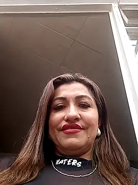 Snapshot of chloe__Jones_ chatting on 10.21.25 chloe  Jones  online show from 10.21.25