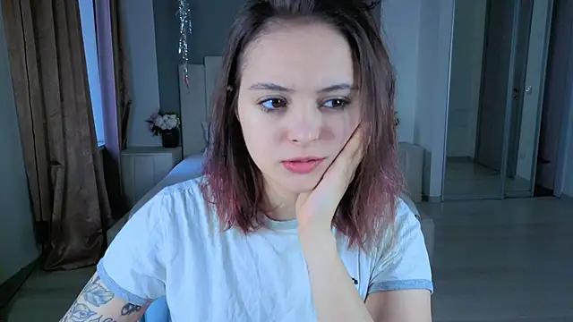 Snapshot of _EVA_GREEN chatting on 10.08.25  EVA GREEN online show from 10.08.25