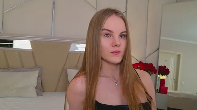 Lili Lohan online show from 12.20.25