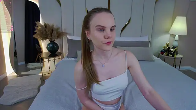 Lili Lohan online show from 01.31.26