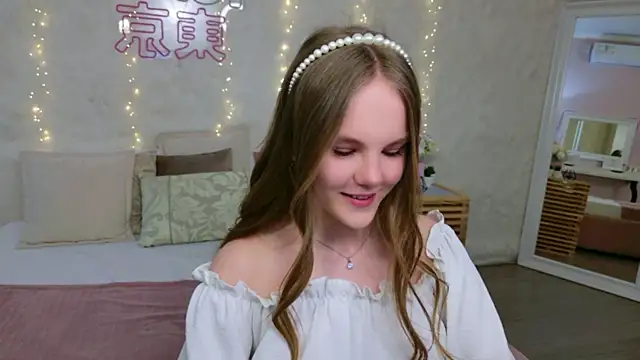 Lili Lohan online show from 04.18.26