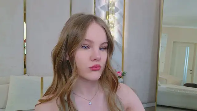 Lili Lohan online show from 05.31.26