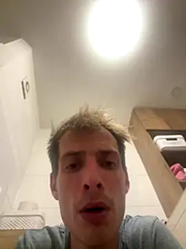 Snapshot of hot97411 chatting on 10.22.25 hot97411 online show from 10.22.25