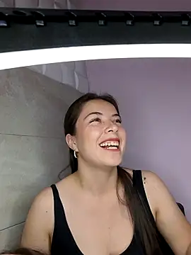 Snapshot of EmmaValencia_ chatting on 10.25.25 EmmaValencia  online show from 10.25.25