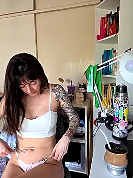 Snapshot of dandanbarr chatting on 10.23.25 dandanbarr online show from 10.23.25