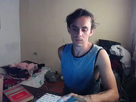 Snapshot of monroedelrey chatting on 10.28.25 monroedelrey online show from 10.28.25