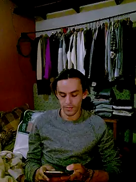 Snapshot of monroedelrey chatting on 12.19.25 monroedelrey online show from 12.19.25