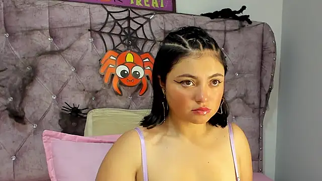 Snapshot of Wandaa- chatting on 10.15.25 Wandaa- online show from 10.15.25