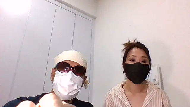 Snapshot of aska1986 chatting on 11.10.25 aska1986 online show from 11.10.25