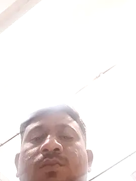 Snapshot of SlipperyRebound0 chatting on 11.03.25 SlipperyRebound0 online show from 11.03.25