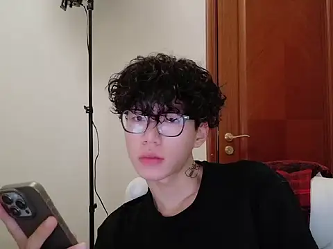 Snapshot of hangzi-0011 chatting on 09.29.25 hangzi-0011 online show from 09.29.25