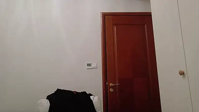 Snapshot of hangzi-0011 chatting on 10.05.25 hangzi-0011 online show from 10.05.25