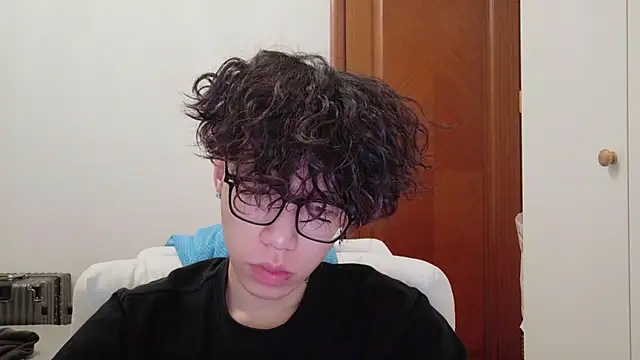 Snapshot of hangzi-0011 chatting on 10.10.25 hangzi-0011 online show from 10.10.25