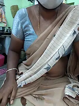 Snapshot of Tamilselviroja- chatting on 10.10.25 Tamilselviroja- online show from 10.10.25