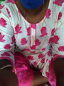 Snapshot of Tamilselviroja- chatting on 10.15.25 Tamilselviroja- online show from 10.15.25