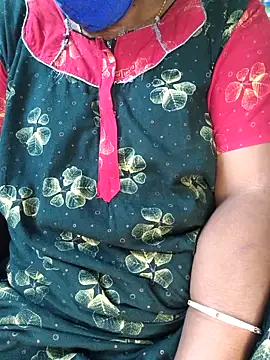 Snapshot of Tamilselviroja- chatting on 10.15.25 Tamilselviroja- online show from 10.15.25