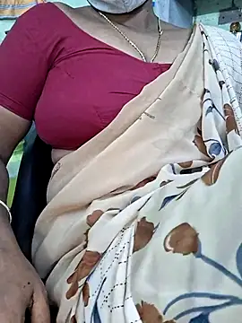 Snapshot of Tamilselviroja- chatting on 10.17.25 Tamilselviroja- online show from 10.17.25