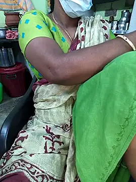 Snapshot of Tamilselviroja- chatting on 10.22.25 Tamilselviroja- online show from 10.22.25