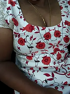 Snapshot of Tamilselviroja- chatting on 10.28.25 Tamilselviroja- online show from 10.28.25